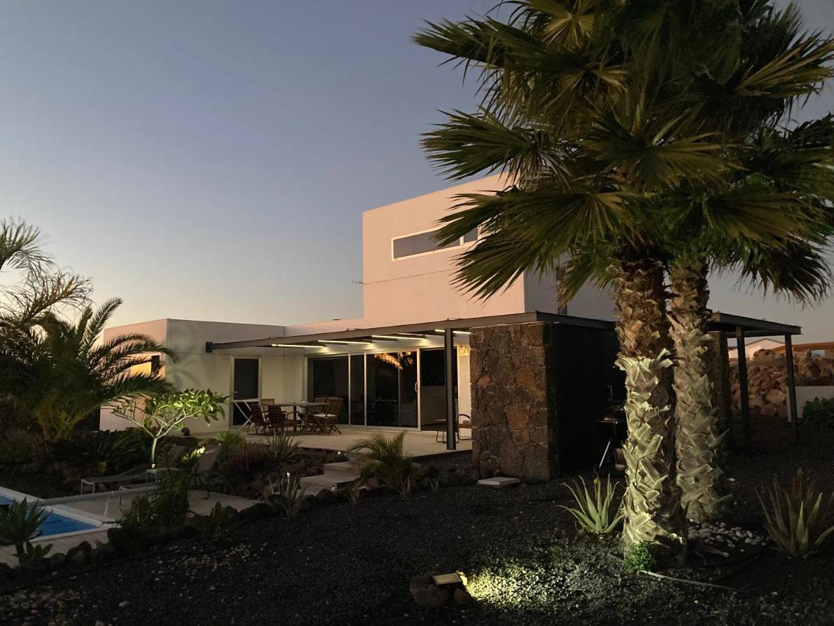 Majanicho Rock - Villa With Heated Pool Lajares Εξωτερικό φωτογραφία